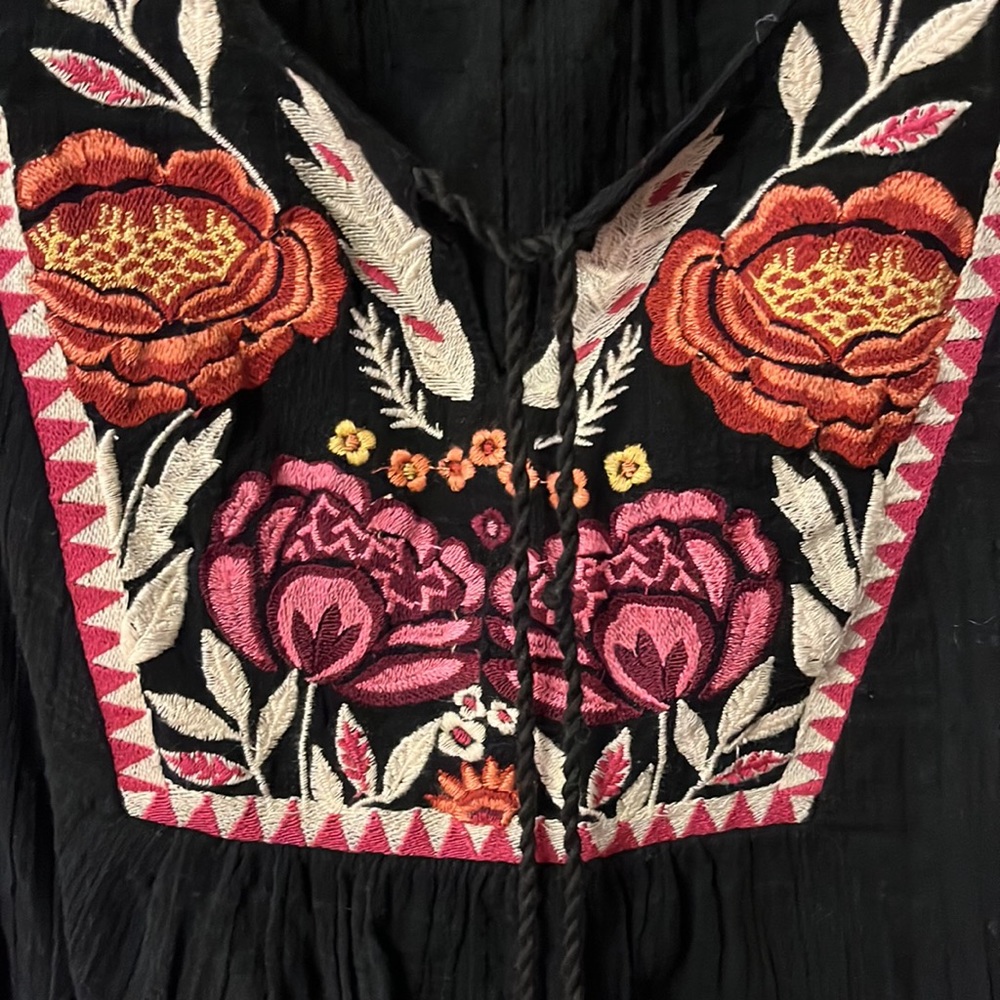 Embroidered Top - Picture 4 of 5